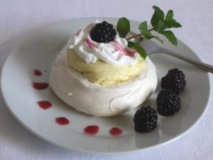Pavlova szederrel 