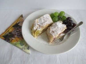 Szőlős túrós rétes