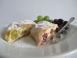 Szőlős túrós rétes