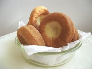 Farsangi fánk lecsepegtetése