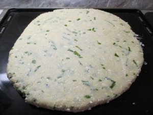 Medvehagymás juhtrós pogácsa